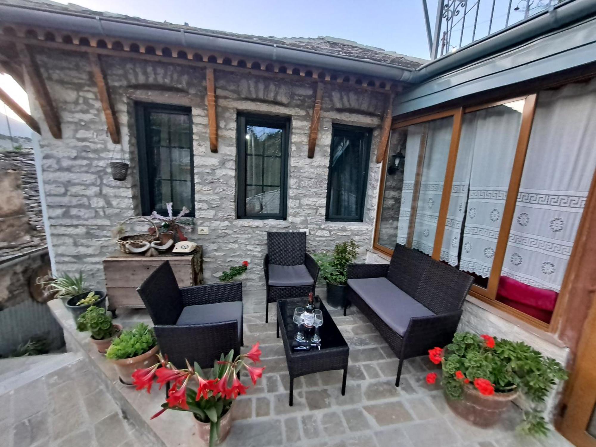 "Villa 70" Guesthouse Gjirokaster Exterior photo