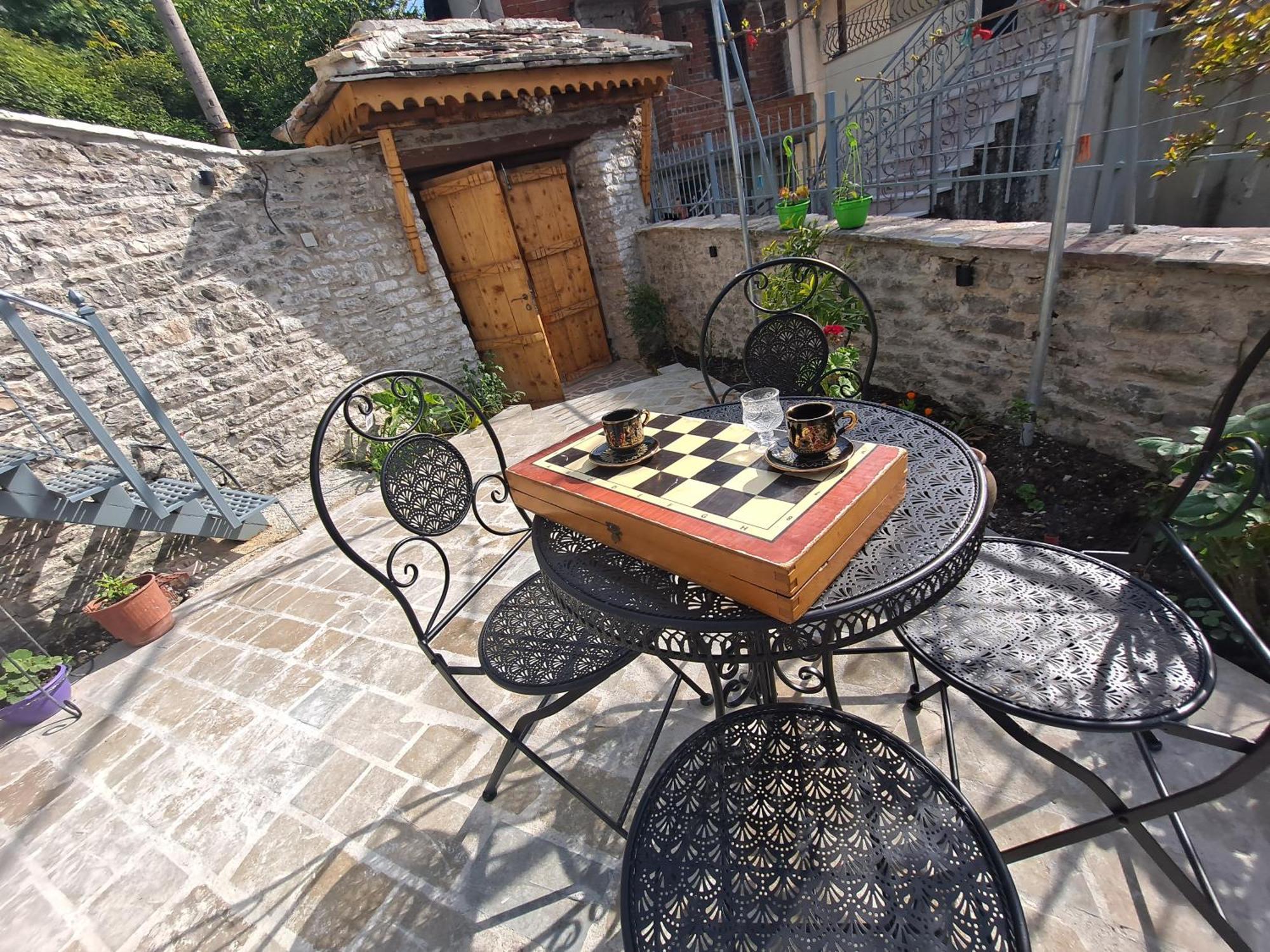 "Villa 70" Guesthouse Gjirokaster Exterior photo